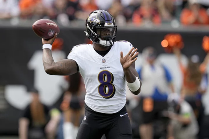 Lamar Jackson, Ravens hold on to beat Cincinnati 27-24. Bengals 0-2 for second straight year