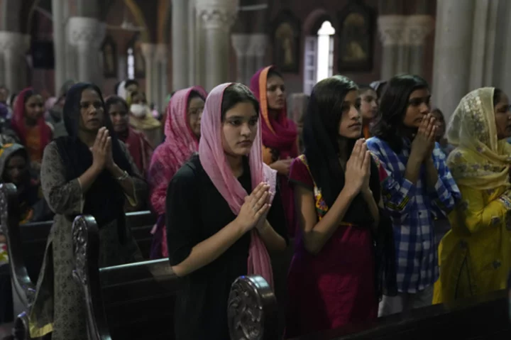 Pakistan to compensate Christians who lost homes in rioting over alleged desecration of Quran