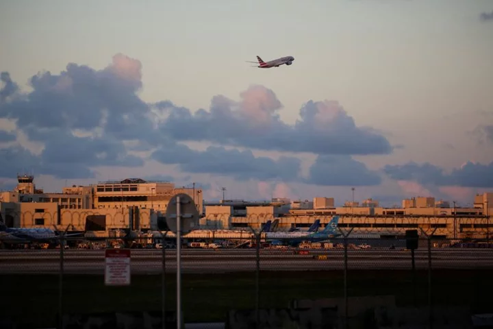 FAA refers 39 more unruly US airline passengers to FBI