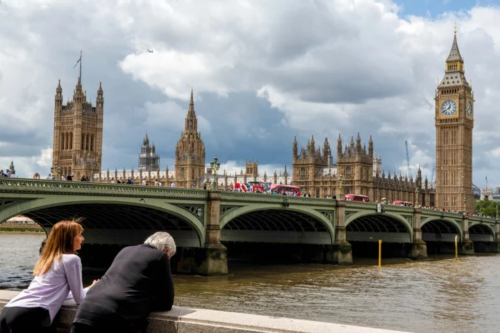 UK’s Slower-Than-Expected Borrowing Gives More Room for Tax Cuts