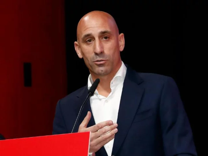 Prosecutors will investigate Spain soccer boss Luis Rubiales over unwanted kiss with Jenni Hermoso