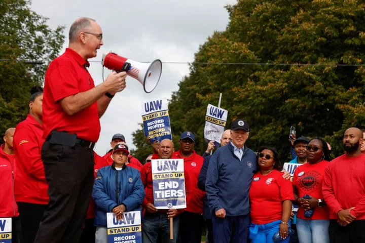 UAW could expand strikes at Detroit Three on Friday