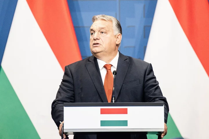 Hungary’s Orban Taunts Romania, Sharpening Ethnicity Dispute