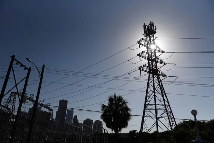 Texans pass amendment that aims to enhance electric grid reliability